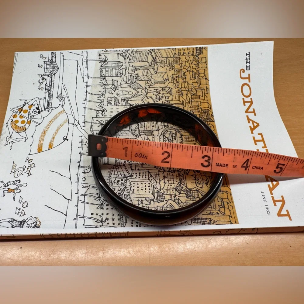 Vintage Tortoiseshell Lucite Bangle - Semi Translucent - Picture 5 of 5